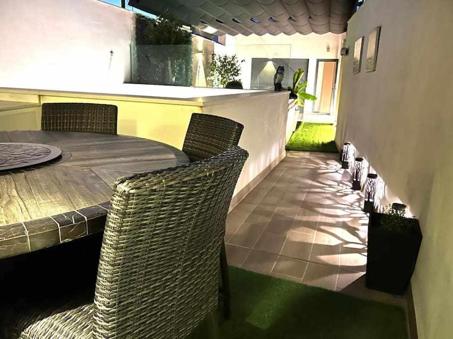 Elegant Duplex 3 Master Bedrooms And Private 세비야 외부 사진