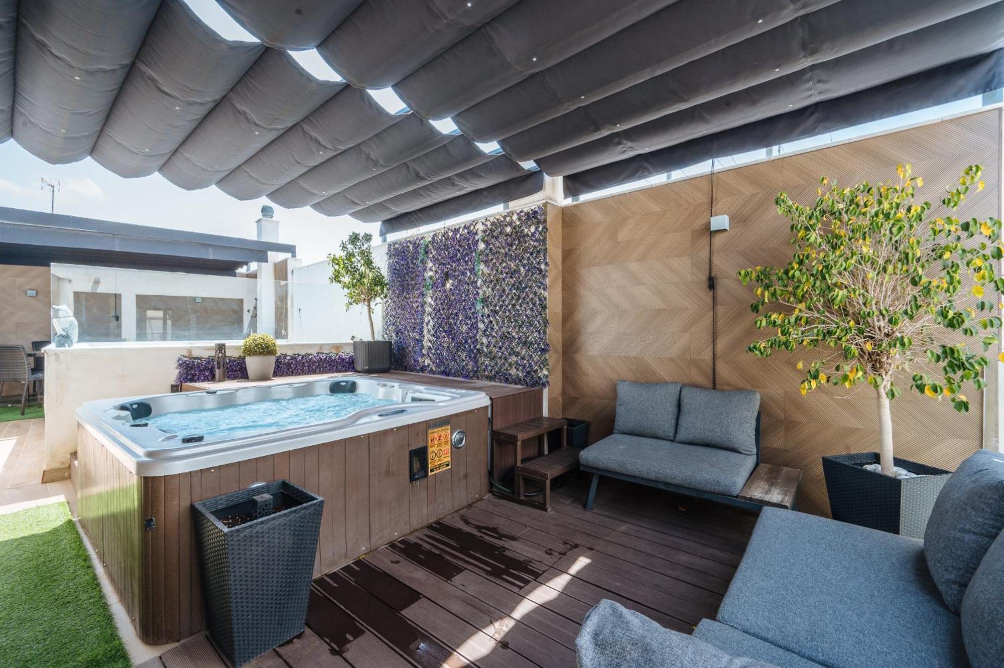 Elegant Duplex 3 Master Bedrooms And Private 세비야 외부 사진