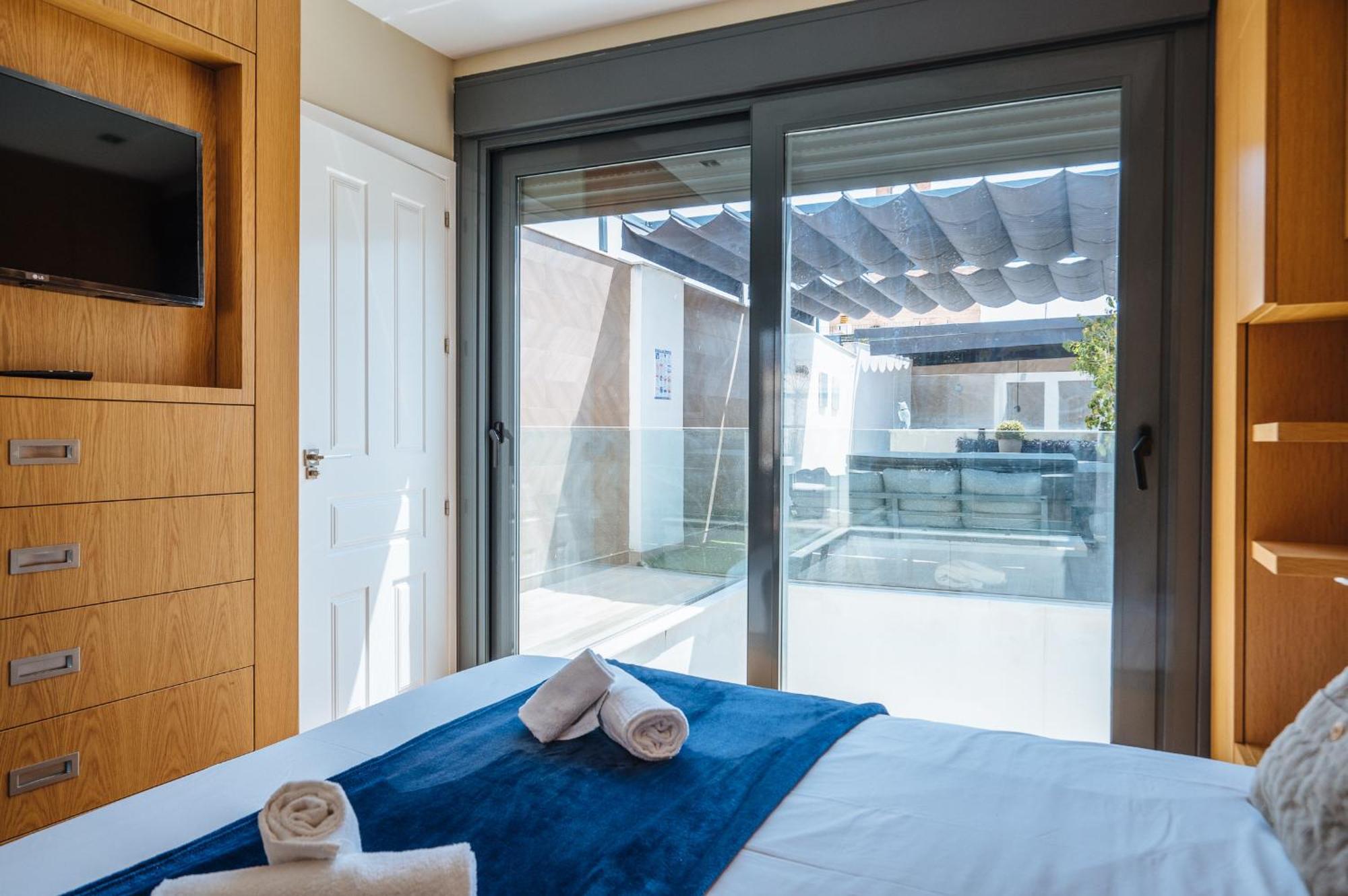 Elegant Duplex 3 Master Bedrooms And Private 세비야 외부 사진